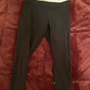 Black nike leggings (NEVER WORN)